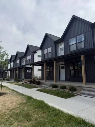 Main picture of 606 J Ave