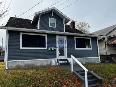 Main picture of 218 E Seventh St