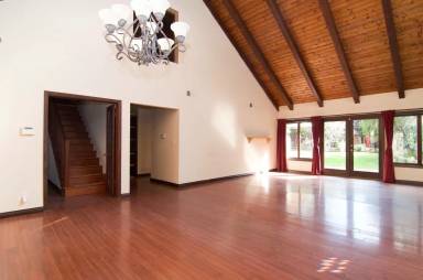 Main picture of 2166 Pacific Ave
