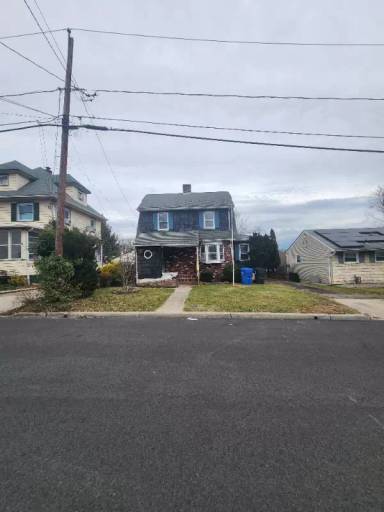 Main picture of 30 3rd Ave