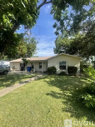 Main picture of 702 Gilmore St