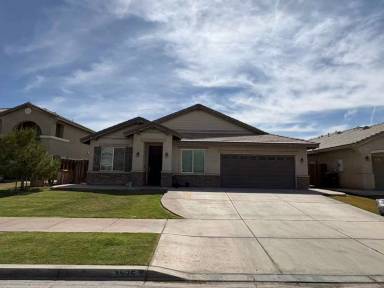 Main picture of 3535 Rebecca St