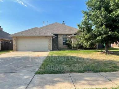 Main picture of 719 E Elder Ln