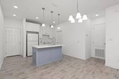 Main picture of 2715 Maria Dr