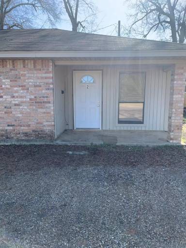 Main picture of 150 Lone Oak Rd