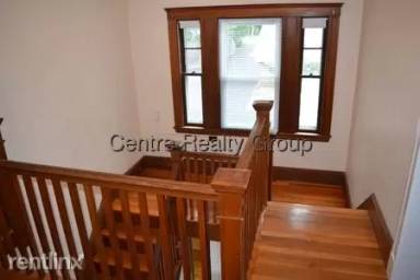Main picture of 1094 Centre St