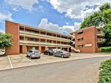 Main picture of 1800 Terrace Ave