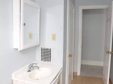 Main picture of 116 W 24th St