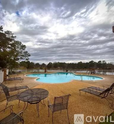 Main picture of 145 Lakebend Cir