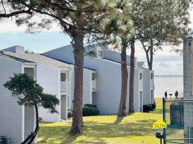 Main picture of Finisterra Condominiums