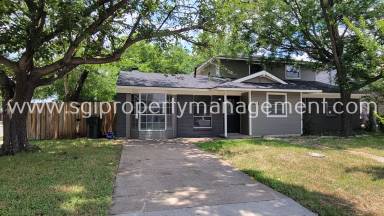 Main picture of 2701 E 15th St