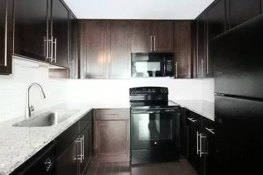 Main picture of 99 W Huron St
