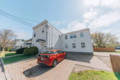 Main picture of 360 Albany Ave