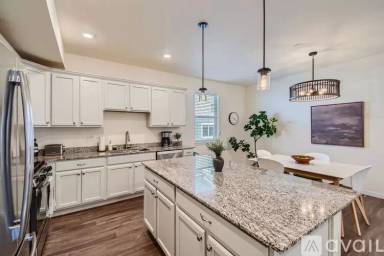 Main picture of 532 W Amherst Ave