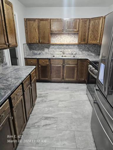 Main picture of 23155 Heaton Vis