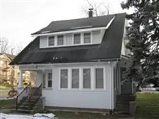 Main picture of 2905 W Michigan Ave