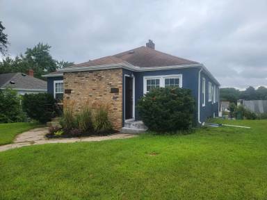 Main picture of 4327 Bloomington Ave