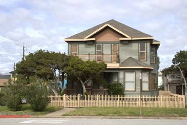 Main picture of 1128 Avenue M 1/2