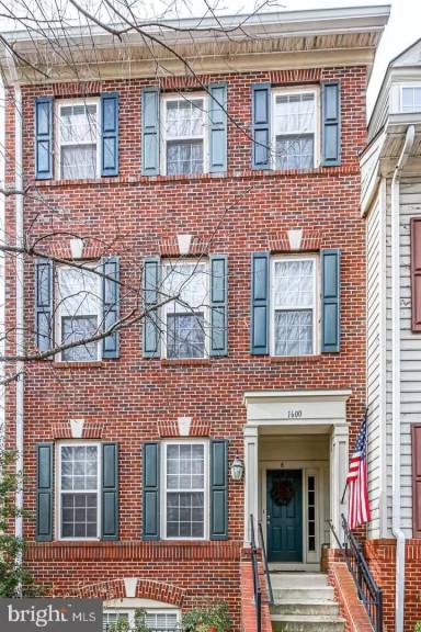 Main picture of 1600B Hunting Creek Dr