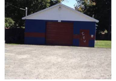 Main picture of 1050 Main St