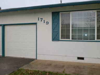 Main picture of 1719 NW Le Mans St