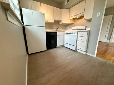 Main picture of 303-4415 Pershing Ave
