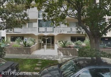 Main picture of 319 S Clark Dr