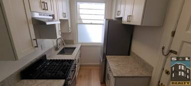 Main picture of 1044 Pine St