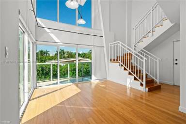 Main picture of 1650 Brickell Ave