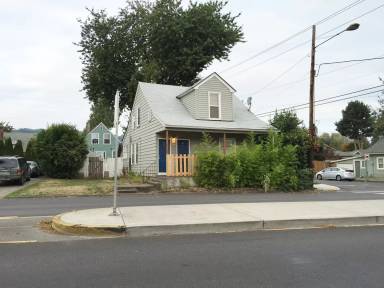 Main picture of 9840 N Lombard St
