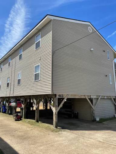 Main picture of 613 W Ocean View Ave