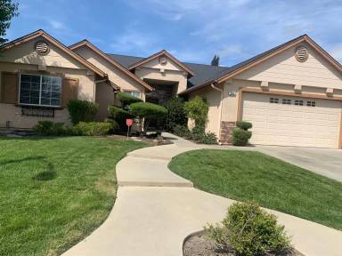 Main picture of 484 W Cinnamon Ave
