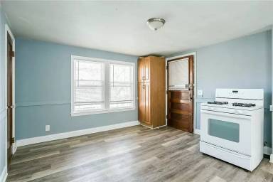 Main picture of 105 Ontario St