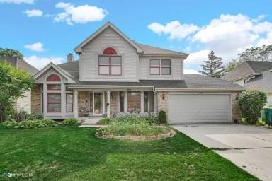 Main picture of 2870 Roslyn Ln E