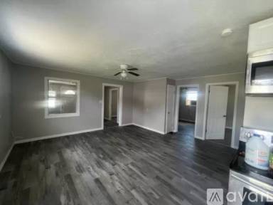 Main picture of 1418 Woodlawn Ave