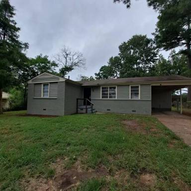 Main picture of 264 E Holmes Rd