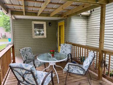 Main picture of 635 S Douglas Ave