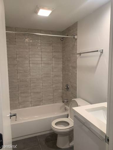Main picture of 940 Winona