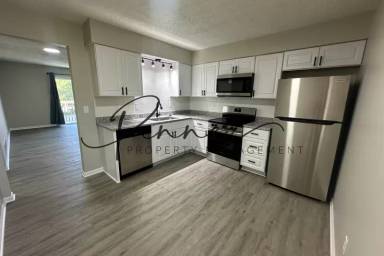 Main picture of 1310 NW Valley Woods Ct