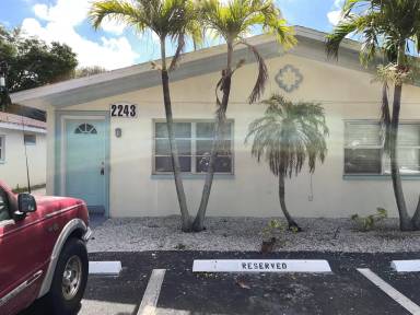 Main picture of 2241 Euclid Ave
