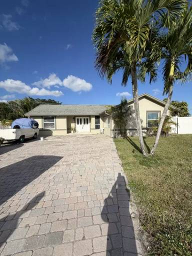 Main picture of 19309 Carolina Cir