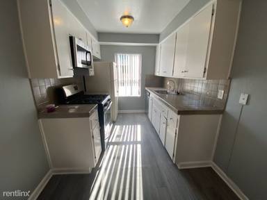 Main picture of 14833 Magnolia Blvd