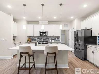Main picture of 718 Toulouse Ct