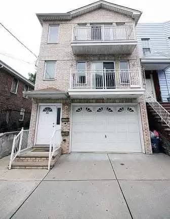Main picture of 156 Congress St