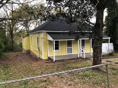 Main picture of 108 Elm St