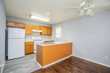 Main picture of 222 E 13th St