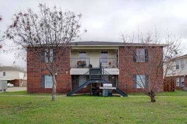 Main picture of 305 S Texas St