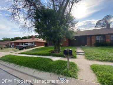 Main picture of 1037 Stableway Ln
