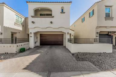 Main picture of 227 E Balsam Dr