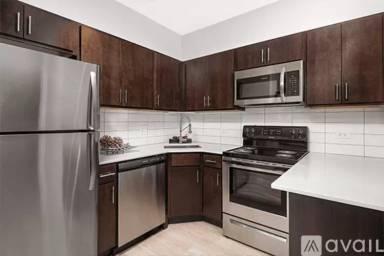 Main picture of 200 N La Salle St